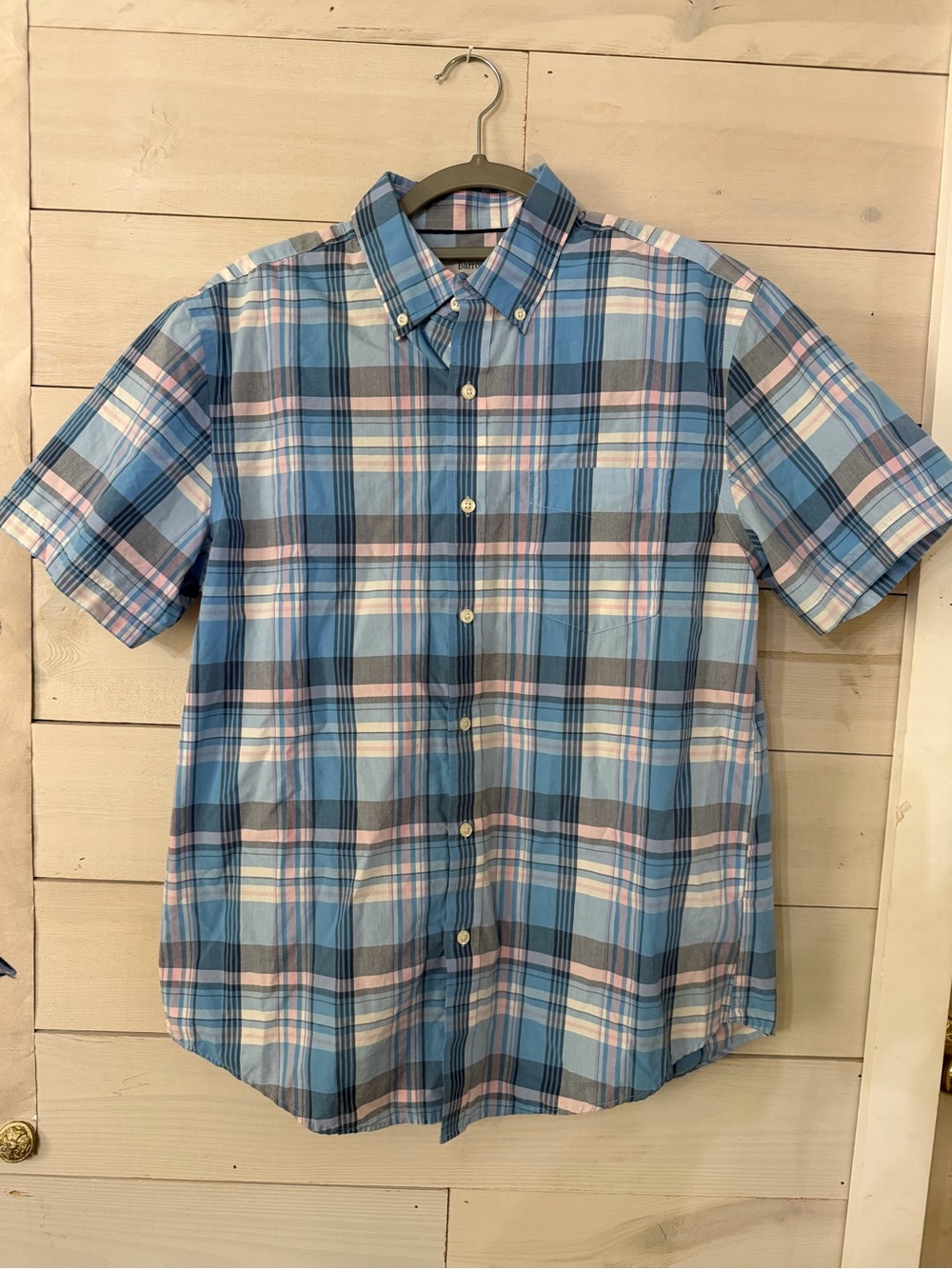 Men's Size Medium Croft And Barrow Plaid Button Down Short Sleeve Blue & Pink